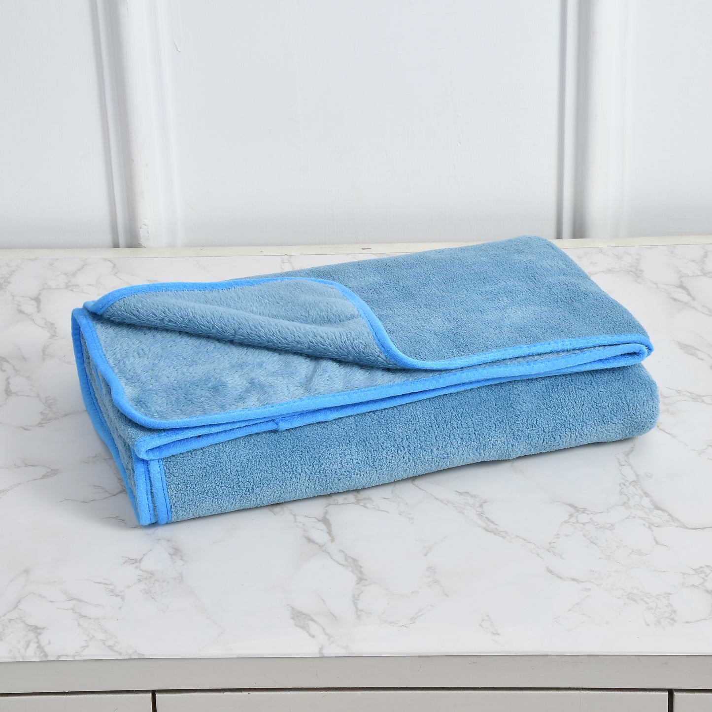 Iris Bath Towel 300 GSM Super Soft Microfiber 70x140 CM Aqua