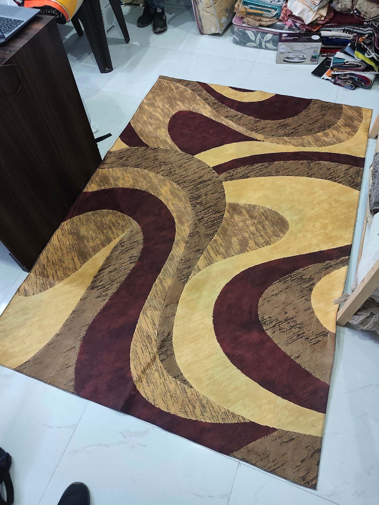 Printed Flat Room Carpet, Plain Rug for Living Room – 5x7 Feet (Brown)