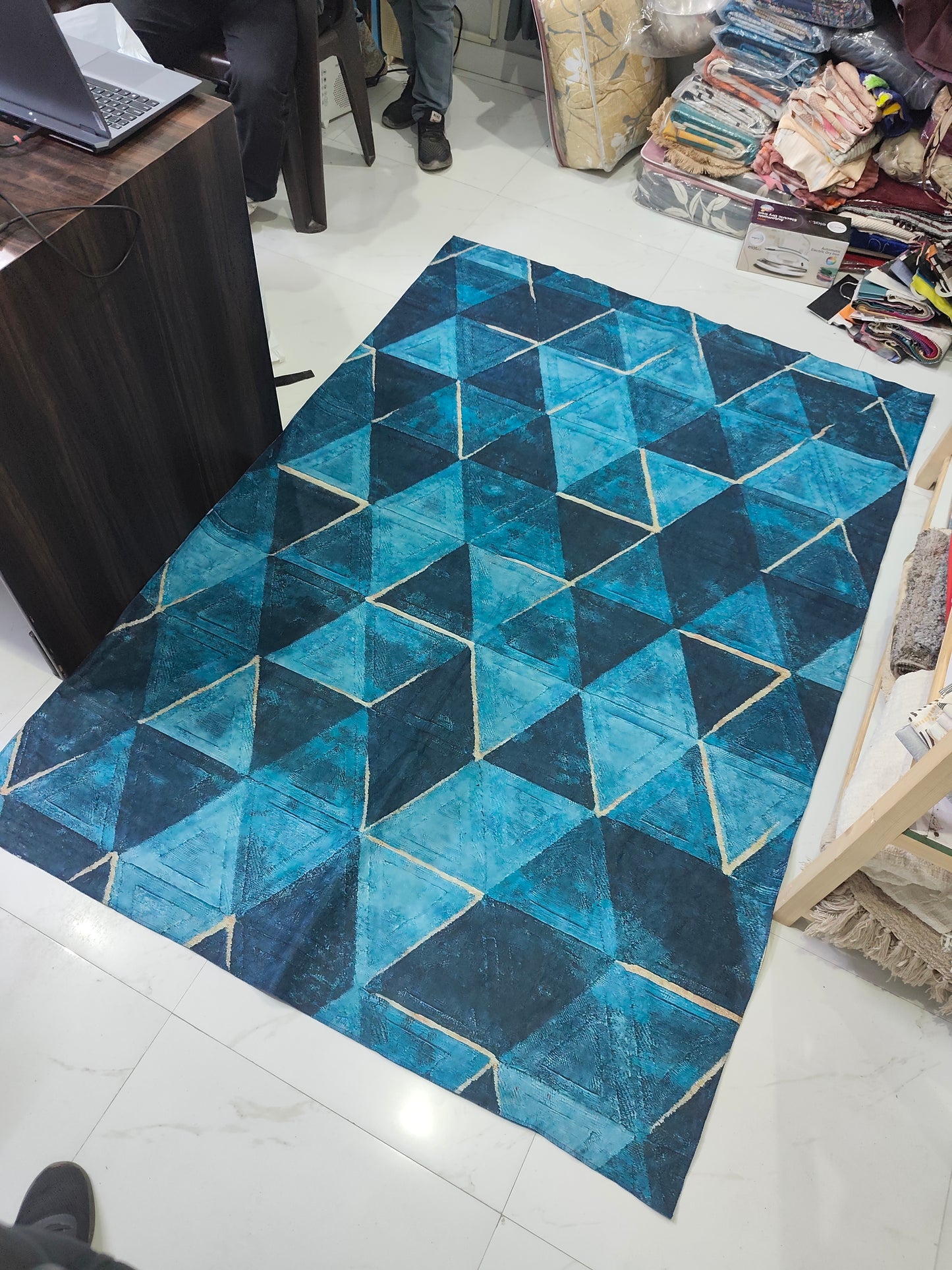 Printed Flat Room Carpet, Plain Rug for Living Room – 5x7 Feet (Blue)