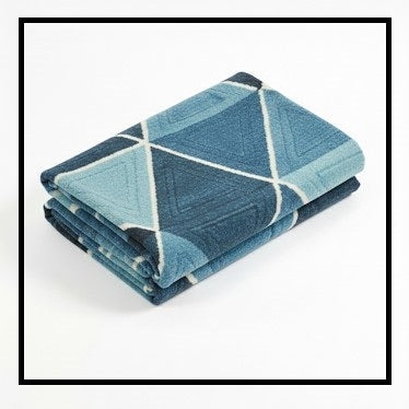 Printed Flat Room Carpet, Plain Rug for Living Room – 5x7 Feet (Blue)