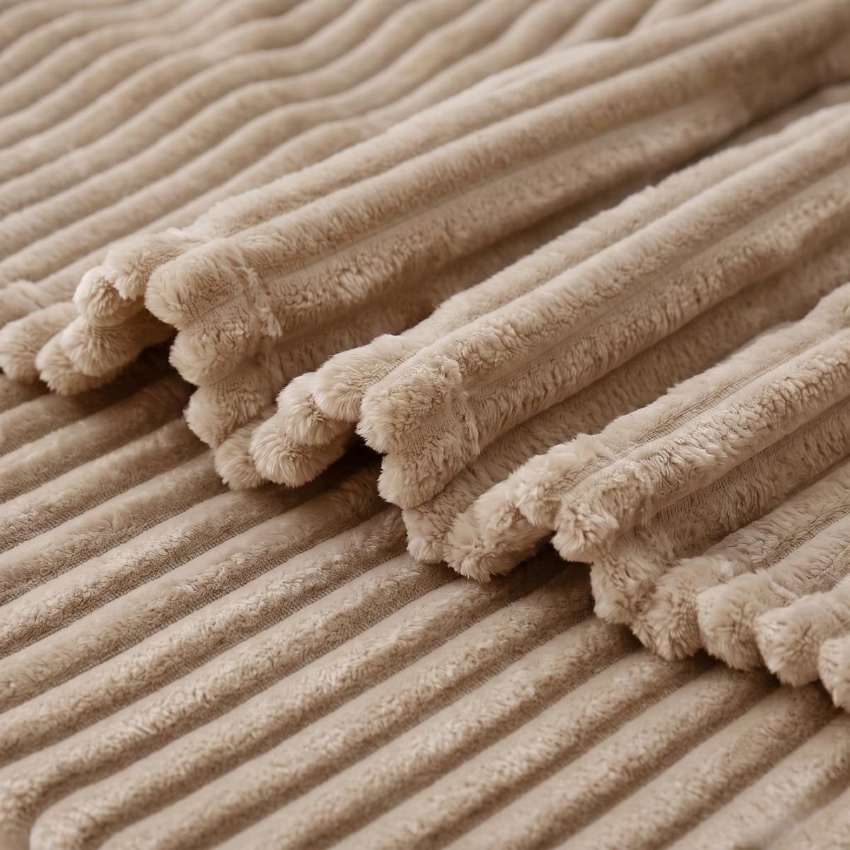 SUPER SOFT FLEECE RIBBED BLANKET ALL SEASON
