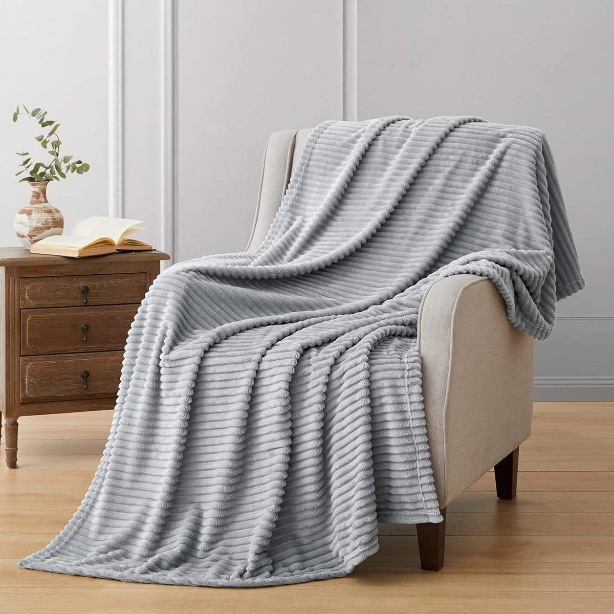 SUPER SOFT FLEECE RIBBED BLANKET ALL SEASON