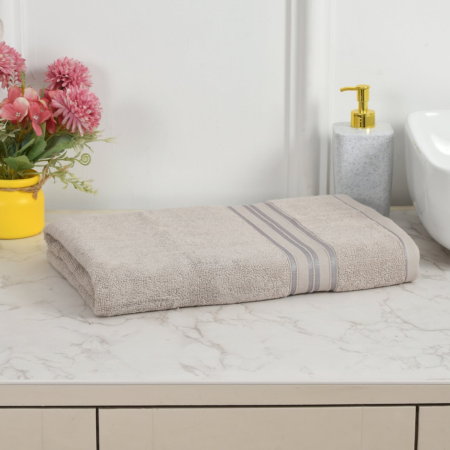 Bath Towel 100% Cotton 600 GSM Large Size 72x142 CM Light Grey