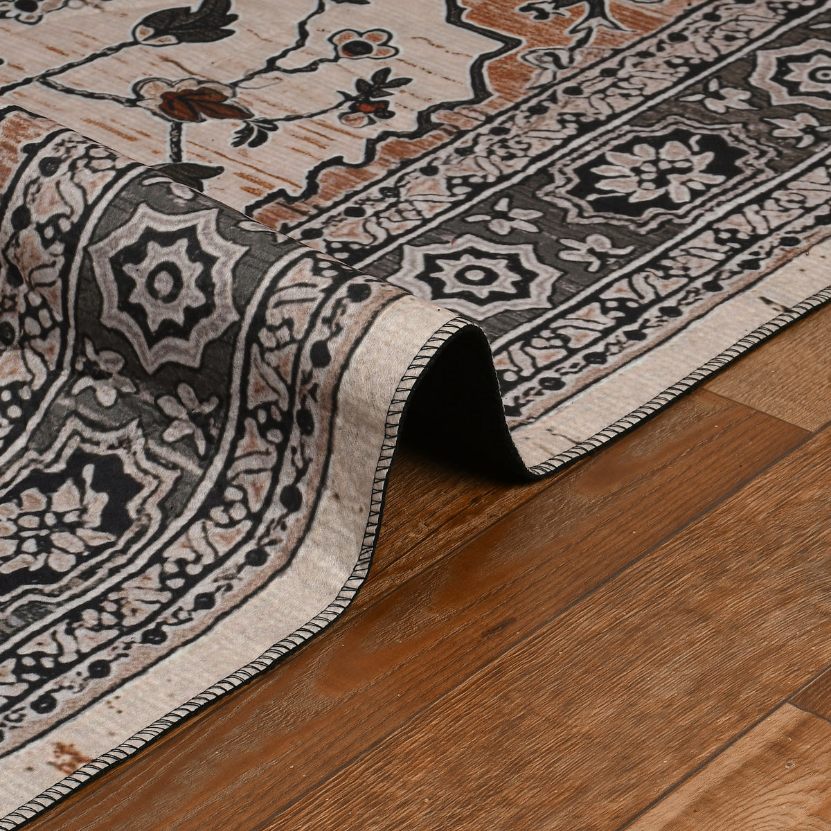 Classic Printed Room Carpet – 5×7 Feet, Foldable & Lightweight