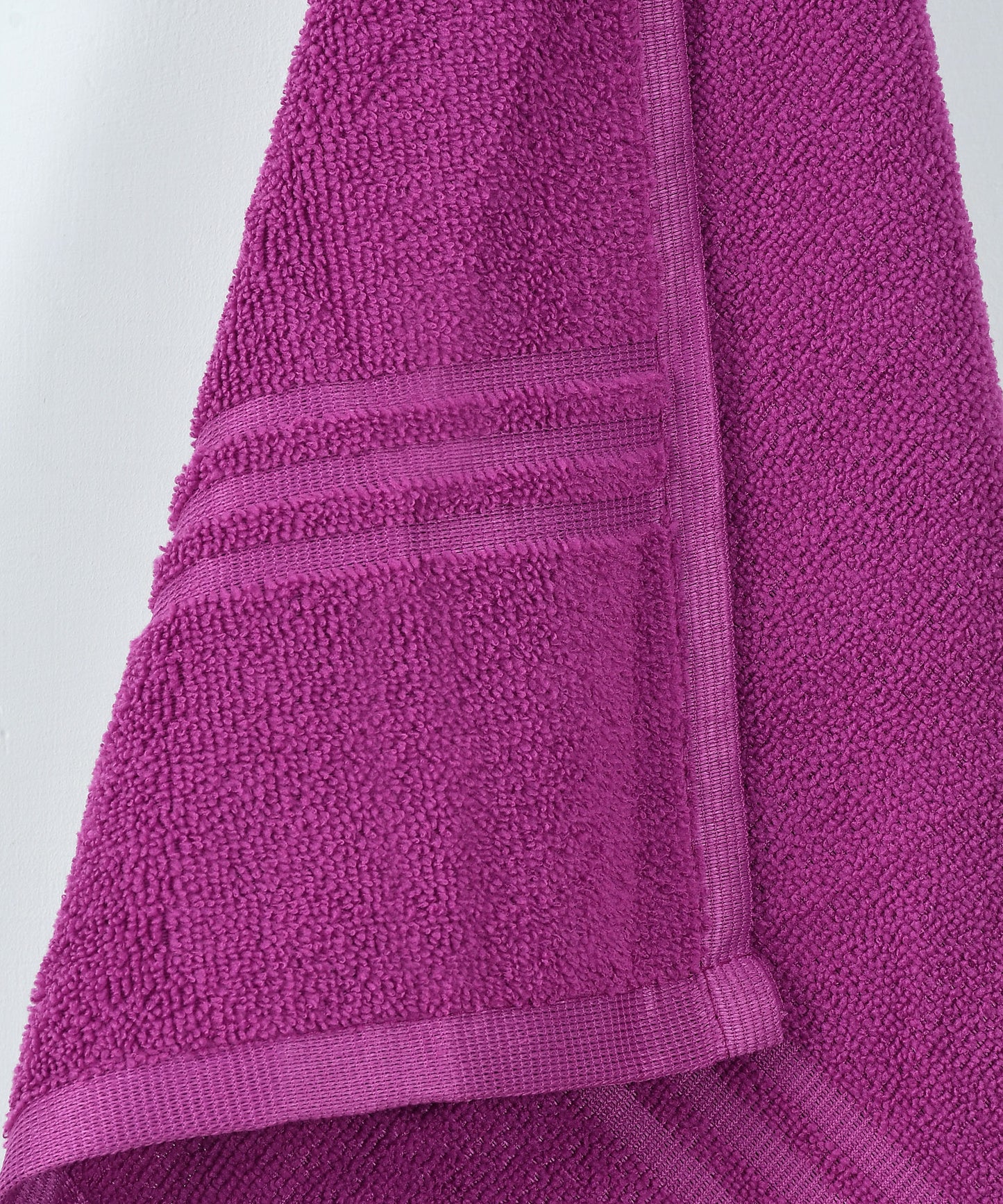 Luster Bath Towel 300 GSM Super Soft Microfiber 70x140 CM