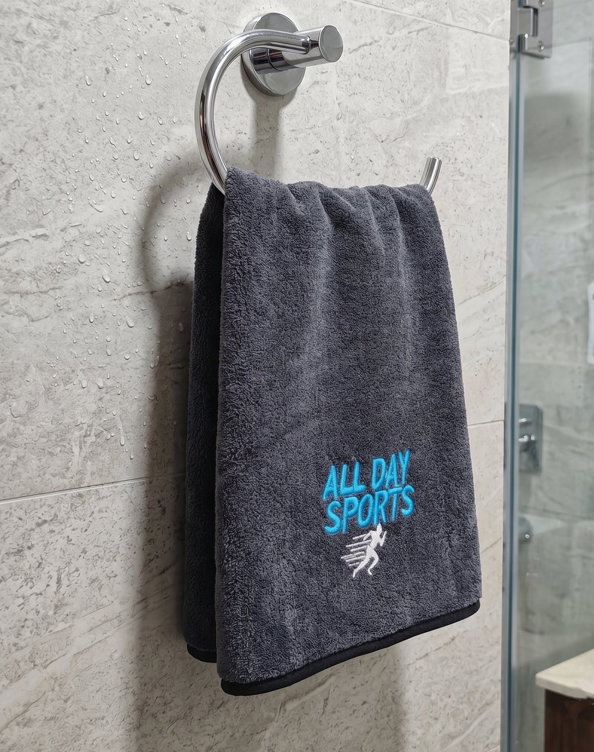 Quick Dry Microfiber Bath Towel 70×140 cm – Soft, Absorbent & Embroidered Dark Grey