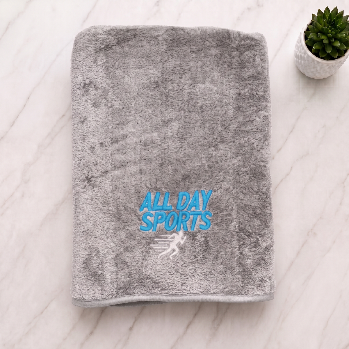 Quick Dry Microfiber Bath Towel 70×140 cm – Soft, Absorbent & Embroidered Light Grey