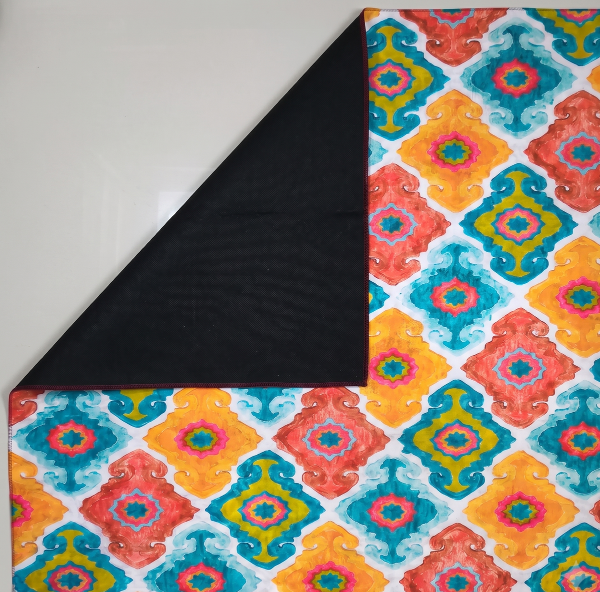 Classic Printed Room Carpet – 5×7 Feet, Traditional Print, Foldable & Lightweight