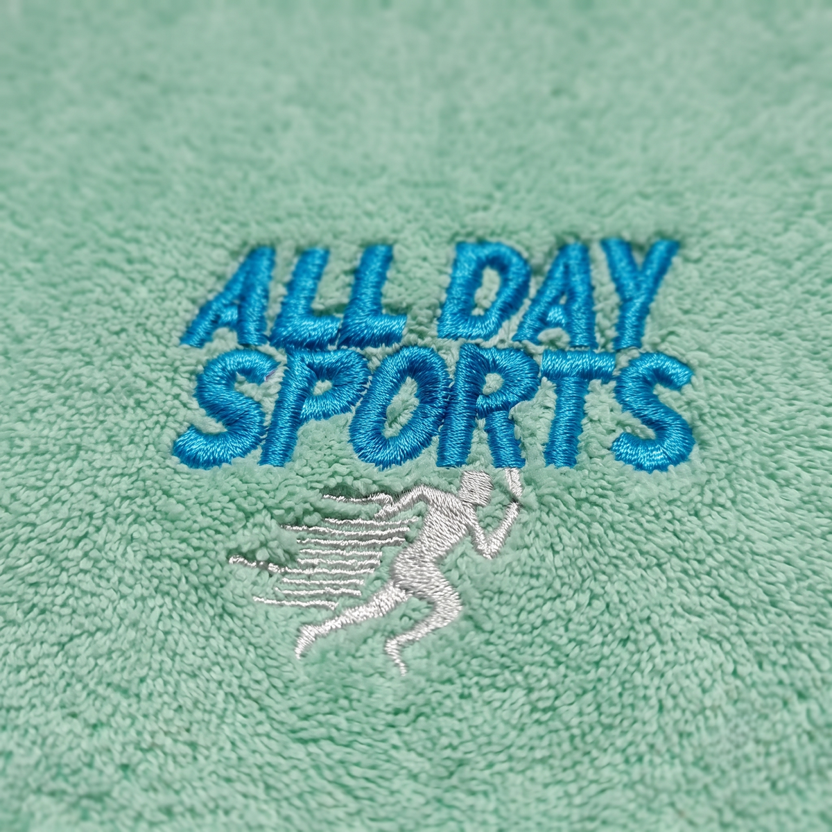 Quick Dry Microfiber Bath Towel 70×140 cm – Soft, Absorbent & Embroidered Green