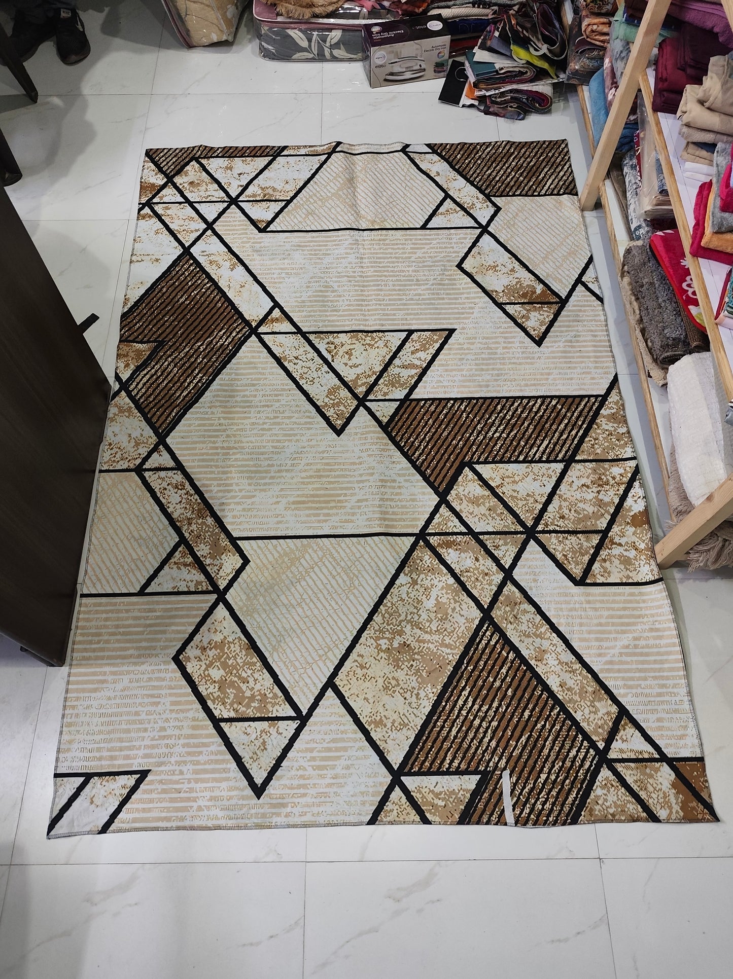 Printed Flat Room Carpet, Plain Rug for Living Room – 5x7 Feet (Beige Brown)