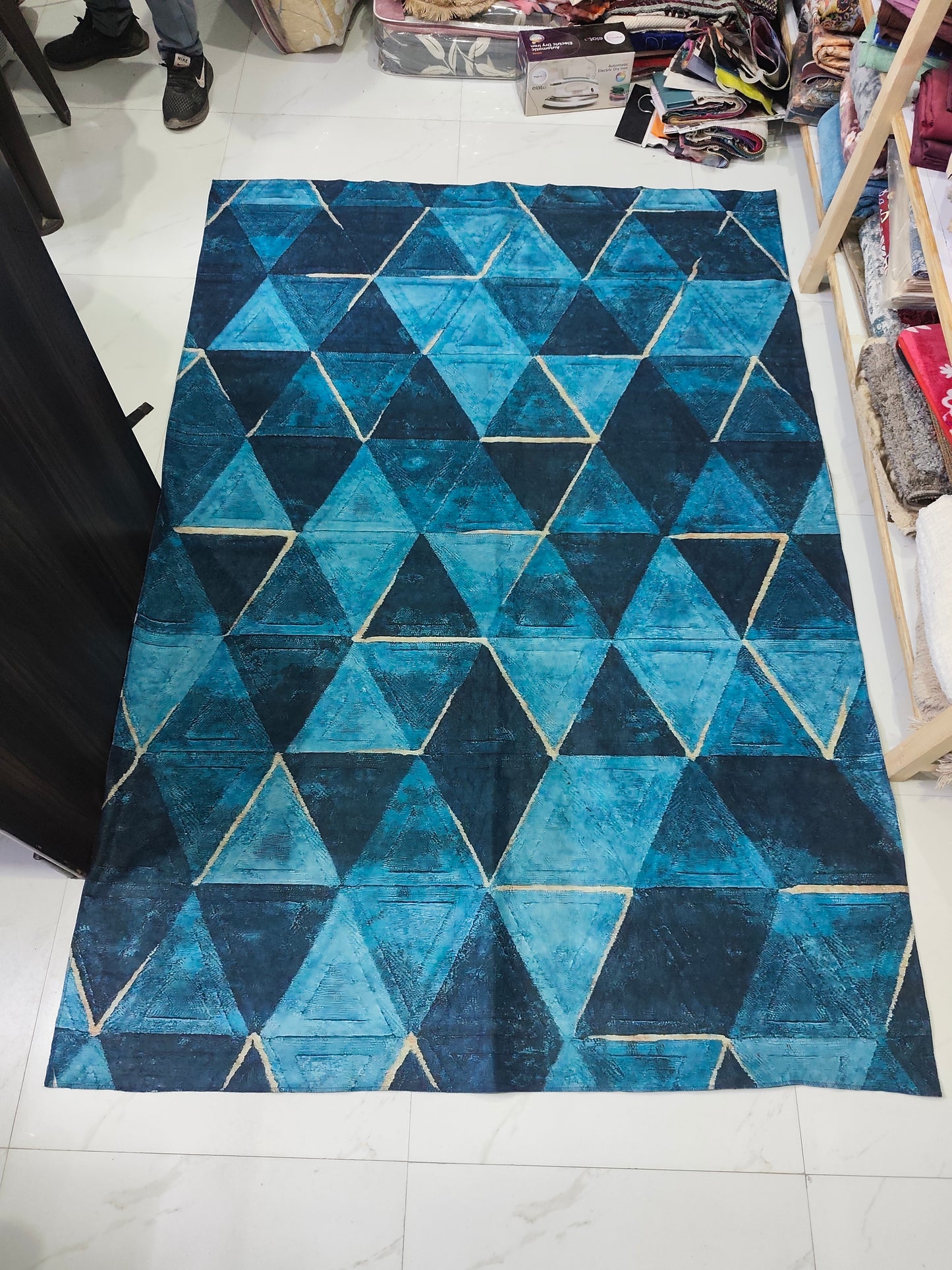 Printed Flat Room Carpet, Plain Rug for Living Room – 5x7 Feet (Blue)