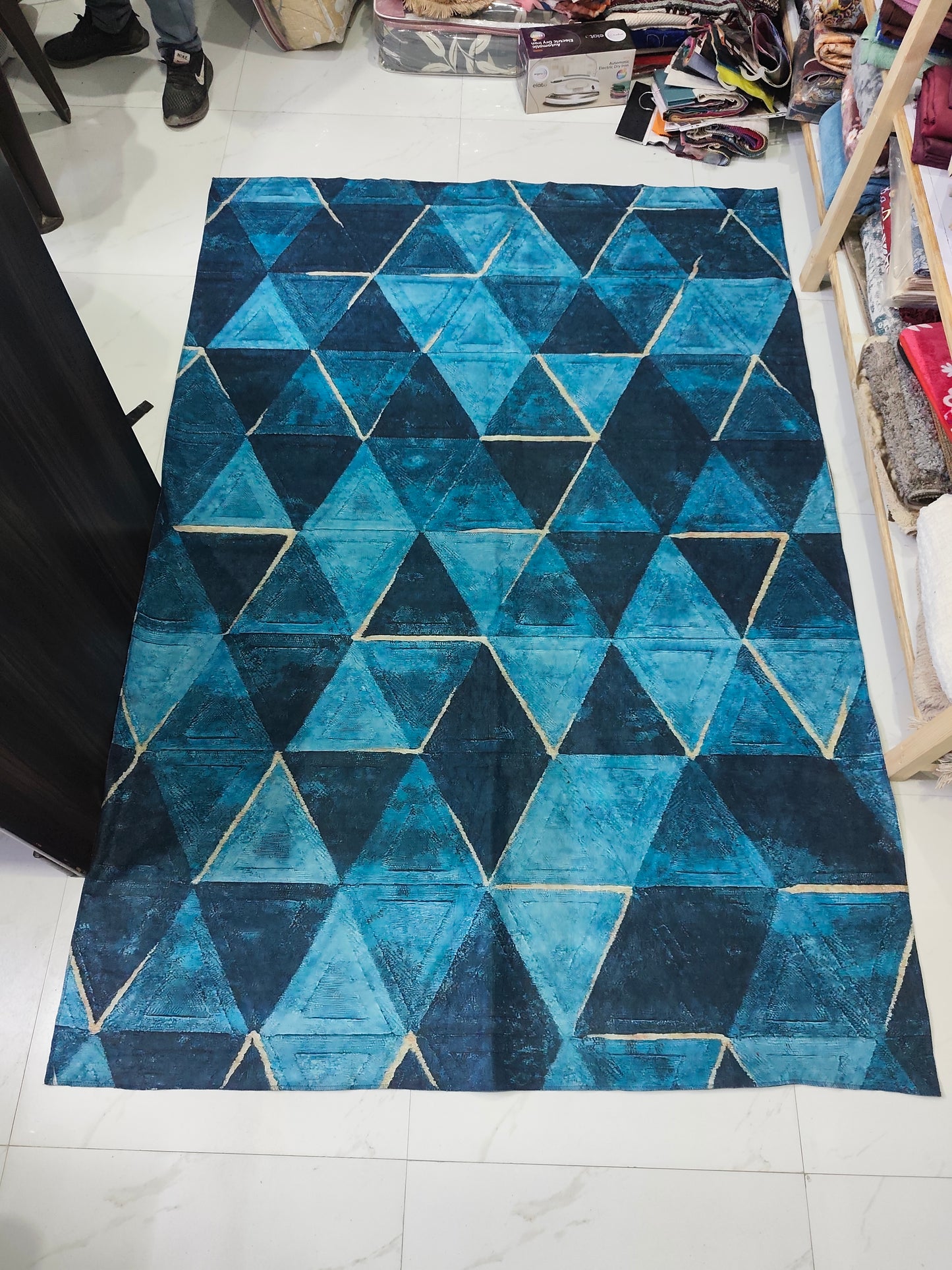 Printed Flat Room Carpet, Plain Rug for Living Room – 5x7 Feet (Blue)