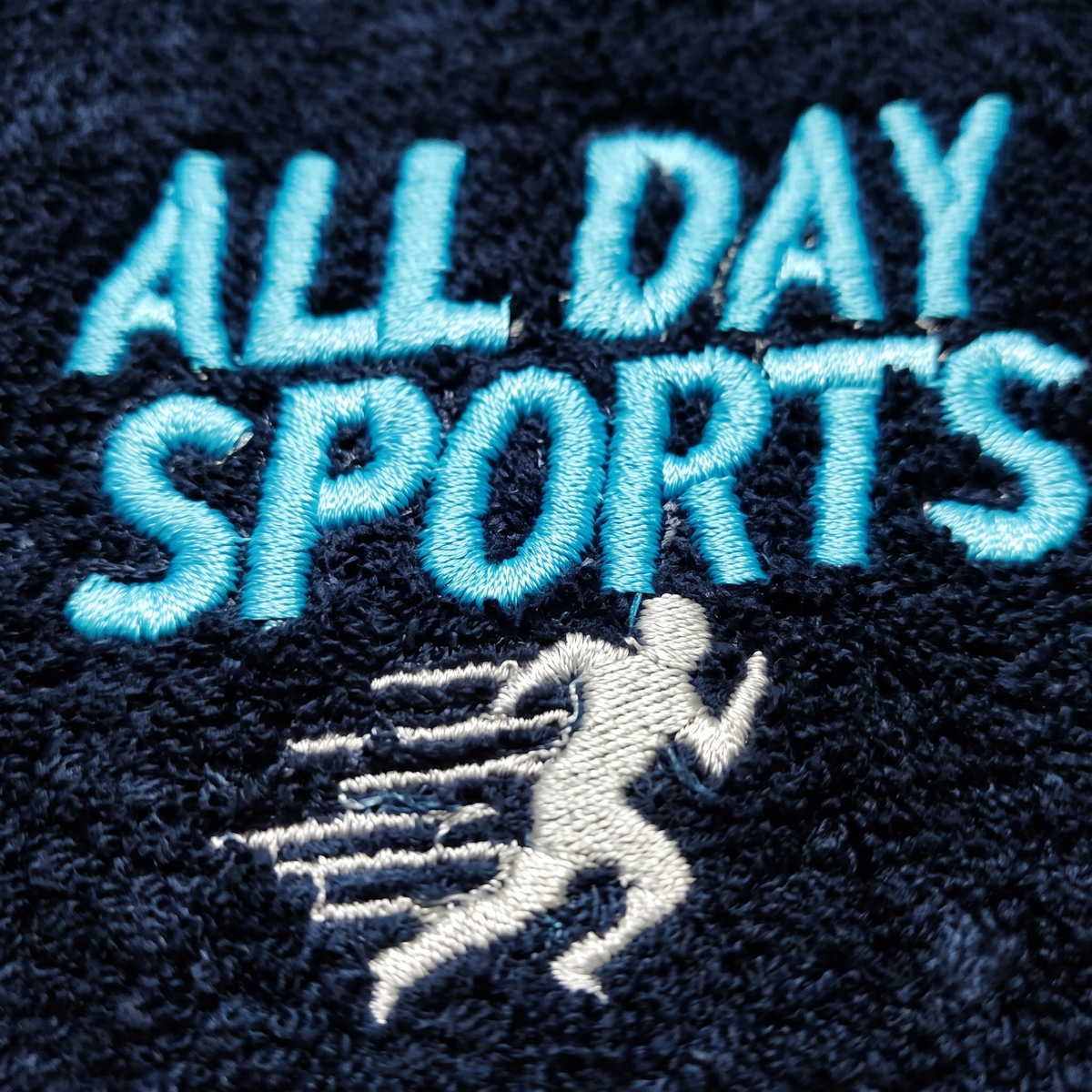 Quick Dry Microfiber Bath Towel 70×140 cm – Soft, Absorbent & Embroidered Navy Blue