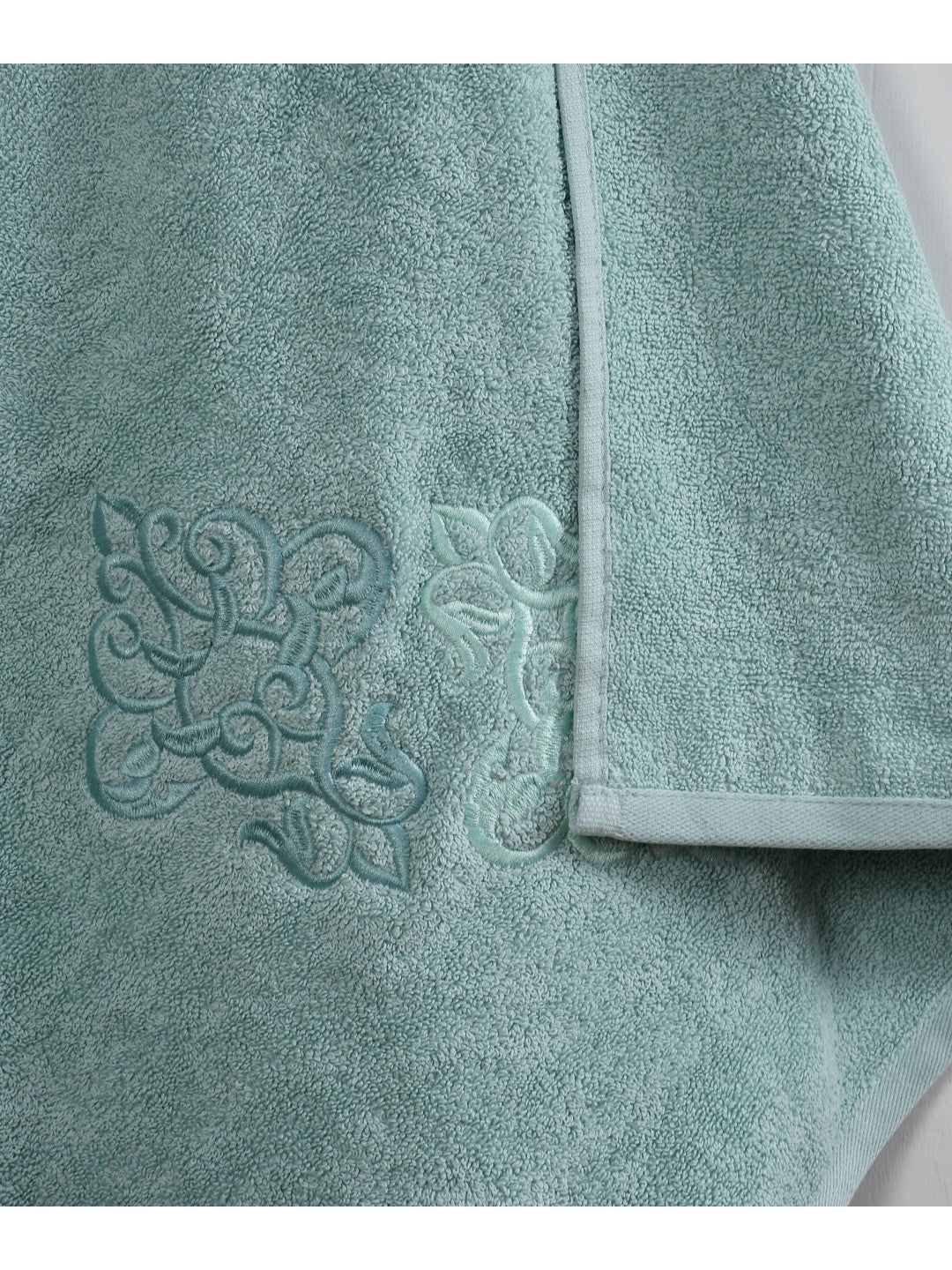 Embroidered Bath Towel 100% Cotton 600 GSM Large Size 72x142 CM Sea Green