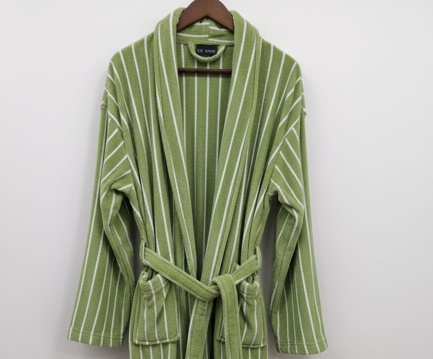 Luxury Plush Unisex Bath Robe Made with Super Soft & Highly Absorbent Microfiber (Green)