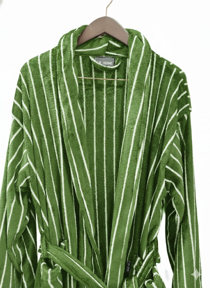 Luxury Plush Unisex Bath Robe Made with Super Soft & Highly Absorbent Microfiber (Green)